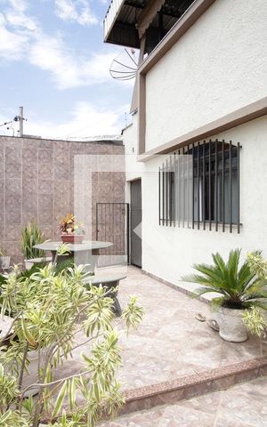 Casa à venda com 300m², 5 quartos e 3 vagasVaranda frontal