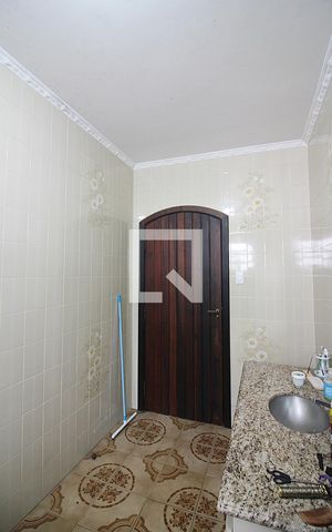 Casa à venda com 87m², 4 quartos e 2 vagasBanheiro Social 
