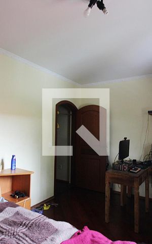 Casa à venda com 87m², 4 quartos e 2 vagasQuarto 