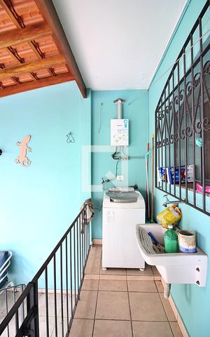 Casa à venda com 87m², 4 quartos e 2 vagasÁrea de Serviço