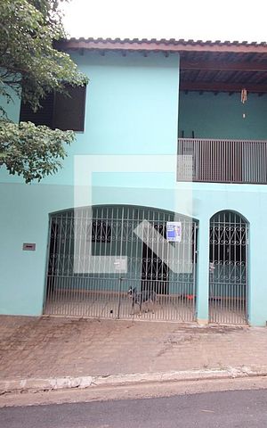 Casa à venda com 87m², 4 quartos e 2 vagasFachada 