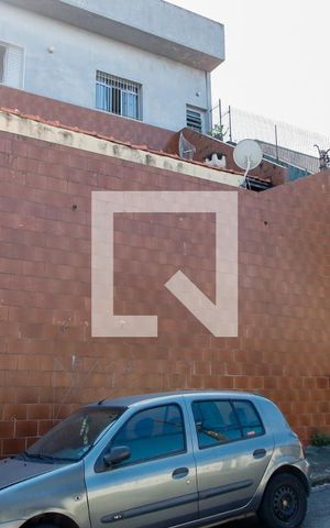 Casa à venda com 372m², 7 quartos e 4 vagas Casa à venda com 372m², 7 quartos e 4 vagasFachada