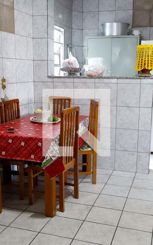 Casa à venda com 372m², 7 quartos e 4 vagas Casa à venda com 372m², 7 quartos e 4 vagasCozinha