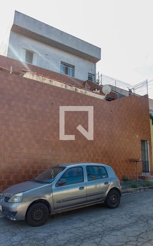 Casa à venda com 372m², 7 quartos e 4 vagas Casa à venda com 372m², 7 quartos e 4 vagasFachada