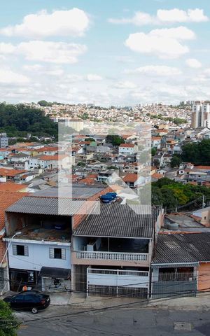 Casa à venda com 372m², 7 quartos e 4 vagas Casa à venda com 372m², 7 quartos e 4 vagasVista da Sacada