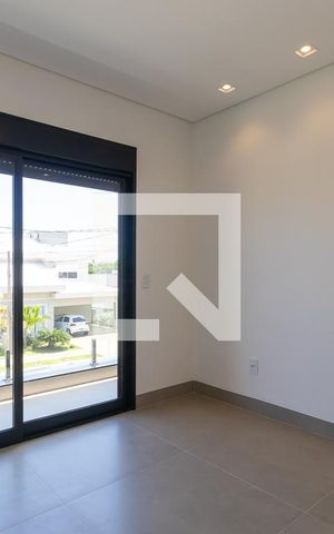 Casa de condomínio à venda com 383m², 4 quartos e 4 vagas Casa de condomínio à venda com 383m², 4 quartos e 4 vagasQuarto da suíte 1