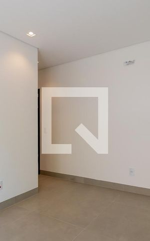 Casa de condomínio à venda com 383m², 4 quartos e 4 vagas Casa de condomínio à venda com 383m², 4 quartos e 4 vagasQuarto da suíte 3