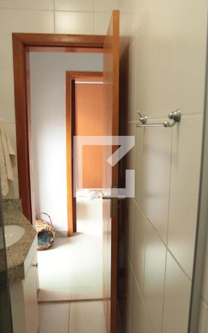 Apartamento à venda com 130m², 3 quartos e 2 vagas banheiro 02