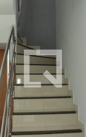 Apartamento à venda com 130m², 3 quartos e 2 vagasescada