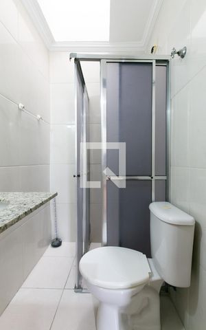 Casa de condomínio à venda com 63m², 2 quartos e 1 vaga Casa de condomínio à venda com 63m², 2 quartos e 1 vagaBanheiro da Suíte 2