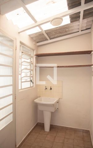 Casa à venda com 100m², 2 quartos e 1 vagaÁrea de Serviço