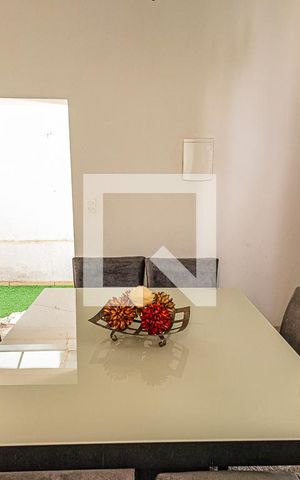 Casa de condomínio à venda com 160m², 2 quartos e 2 vagasCopa