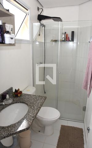Casa de condomínio à venda com 117m², 3 quartos e 2 vagasBanheiro da Suíte