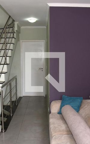Casa de condomínio à venda com 117m², 3 quartos e 2 vagasSala 1