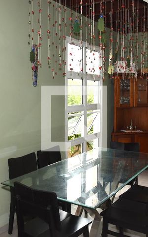 Casa de condomínio à venda com 117m², 3 quartos e 2 vagasSala 2