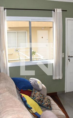 Casa de condomínio à venda com 117m², 3 quartos e 2 vagasSala 1