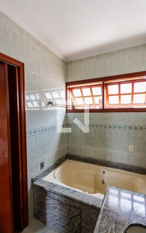 Casa para alugar com 200m², 3 quartos e 3 vagas Casa para alugar com 200m², 3 quartos e 3 vagasBanheiro da Suíte