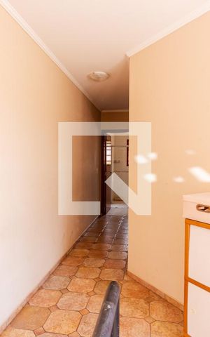Casa para alugar com 200m², 3 quartos e 3 vagas Casa para alugar com 200m², 3 quartos e 3 vagasHall