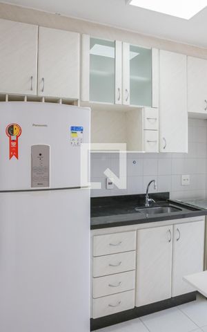 Apartamento para alugar com 49m², 2 quartos e 1 vaga Apartamento para alugar com 49m², 2 quartos e 1 vagaCozinha e Área de Serviço