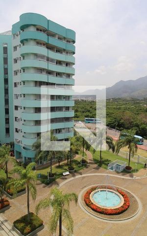 Apartamento à venda com 77m², 2 quartos e 1 vagaVaranda da sala - Vista
