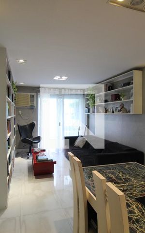 Apartamento à venda com 77m², 2 quartos e 1 vagaSala
