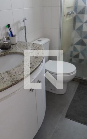 Apartamento à venda com 77m², 2 quartos e 1 vagaBanheiro da suíte 2