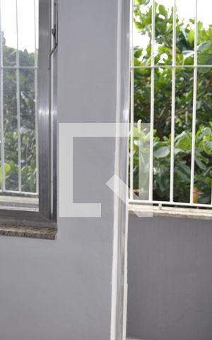 Apartamento para alugar com 81m², 2 quartos e sem vagavaranda