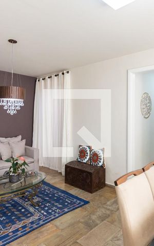Casa à venda com 250m², 4 quartos e 2 vagasSala