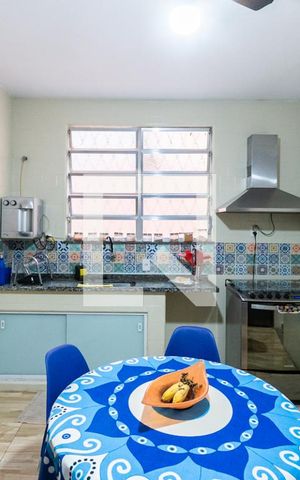 Casa à venda com 250m², 4 quartos e 2 vagasCozinha