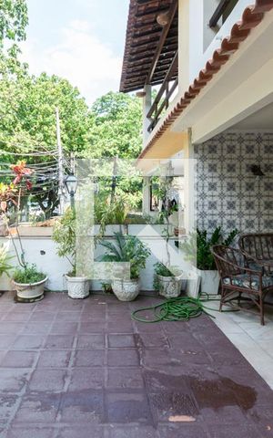 Casa à venda com 250m², 4 quartos e 2 vagasVaranda