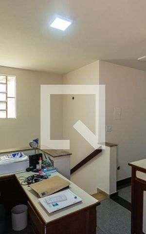 Casa à venda com 250m², 4 quartos e 2 vagasHall segundo andar