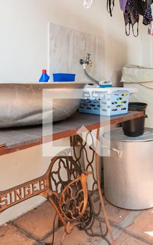 Casa à venda com 250m², 4 quartos e 2 vagasLavanderia