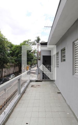 Casa à venda com 150m², 3 quartos e 2 vagasVaranda/área externa