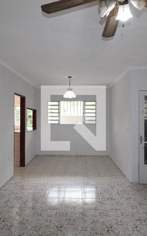 Casa à venda com 150m², 3 quartos e 2 vagasSala