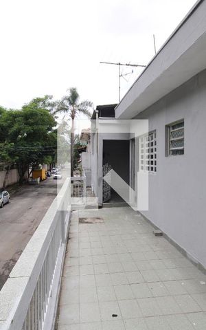 Casa à venda com 150m², 3 quartos e 2 vagasVaranda/área externa