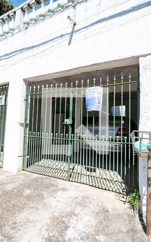 Casa para alugar com 120m², 3 quartos e 1 vaga Casa para alugar com 120m², 3 quartos e 1 vagaFachada