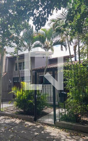 Casa à venda com 174m², 4 quartos e 2 vagasFachada
