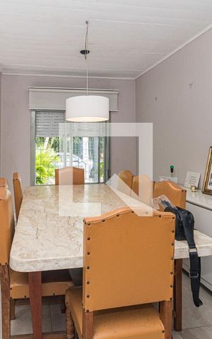 Casa à venda com 174m², 4 quartos e 2 vagasSala