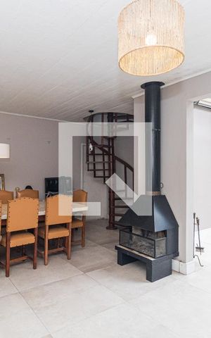 Casa à venda com 174m², 4 quartos e 2 vagasSala