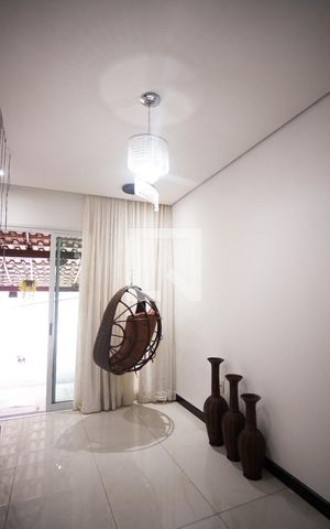 Casa à venda com 180m², 3 quartos e 5 vagas Casa à venda com 180m², 3 quartos e 5 vagasSala