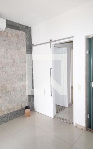 Apartamento para alugar com 78m², 3 quartos e 1 vagaSuite
