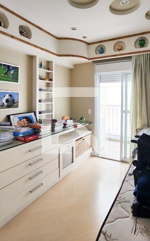 Casa para alugar com 293m², 4 quartos e 4 vagas Casa para alugar com 293m², 4 quartos e 4 vagasQuarto 3