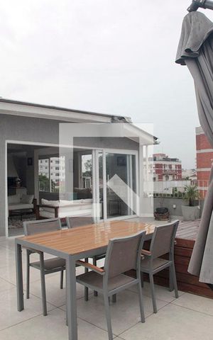 Apartamento à venda com 235m², 3 quartos e 2 vagasPiscina