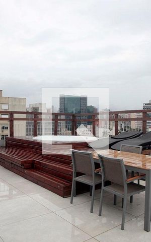Apartamento à venda com 235m², 3 quartos e 2 vagasPiscina