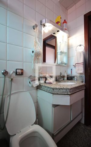 Casa à venda com 250m², 4 quartos e 2 vagasBanheiro da Suite