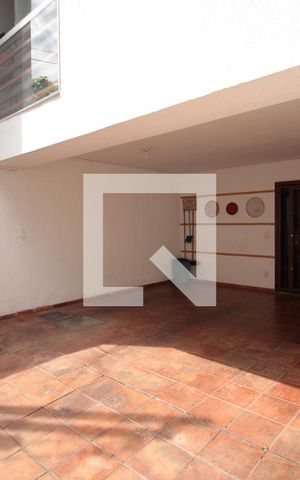 Casa à venda com 250m², 4 quartos e 2 vagasGaragem