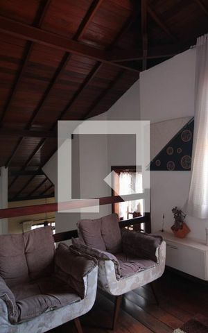 Casa à venda com 250m², 4 quartos e 2 vagasSala de TV