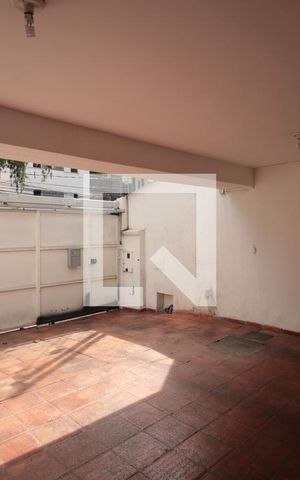 Casa à venda com 250m², 4 quartos e 2 vagasGaragem