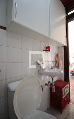Casa à venda com 250m², 4 quartos e 2 vagasBanheiro de Hóspedes