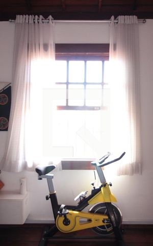 Casa à venda com 250m², 4 quartos e 2 vagasSala de TV